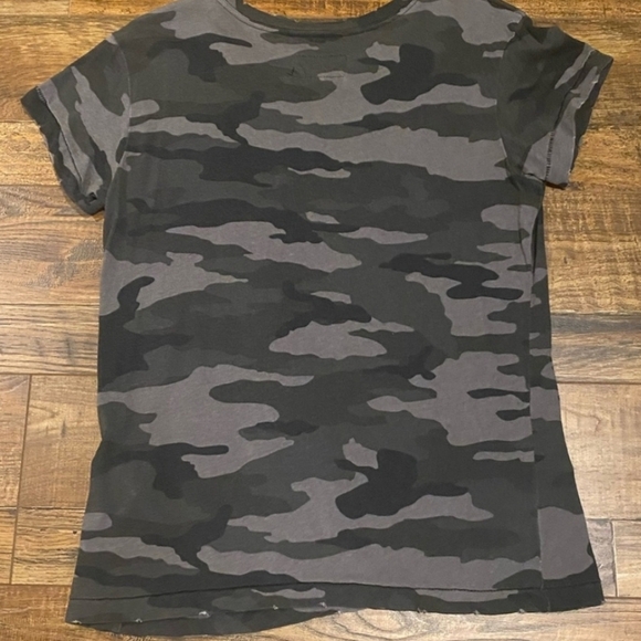 Current Elliott Distressed Black Camo Cotton Tee T-Shirt - Picture 4 of 7